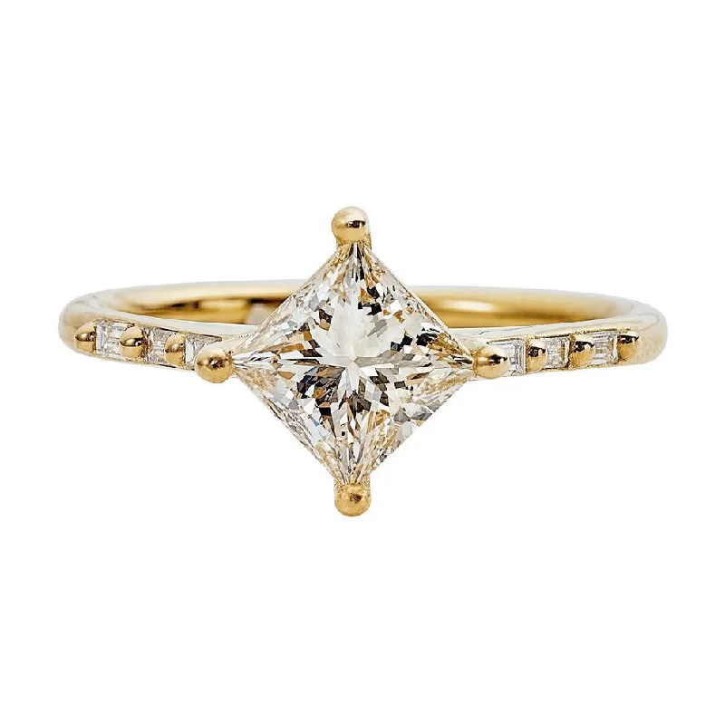 Princess Cut Solitaire Engagement ring with Baguette Diamond Detailing - OOAK