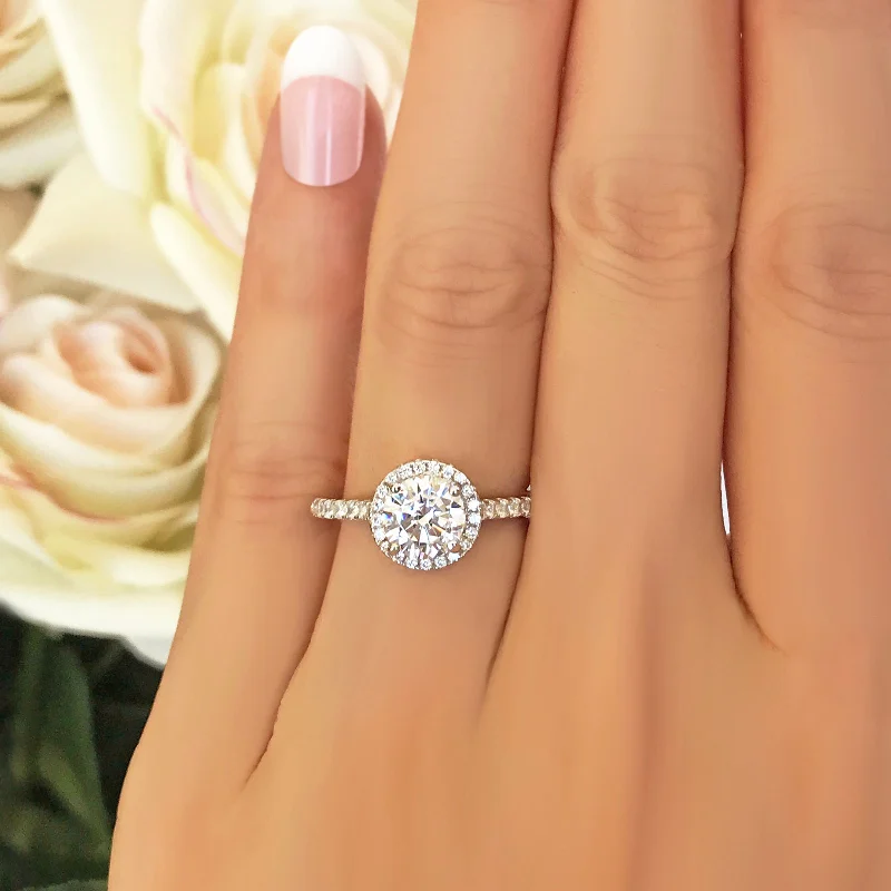 1.5 ctw Classic Round Halo Ring