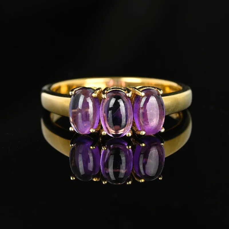 Vintage Three Stone Amethyst Cabochon Ring in Gold