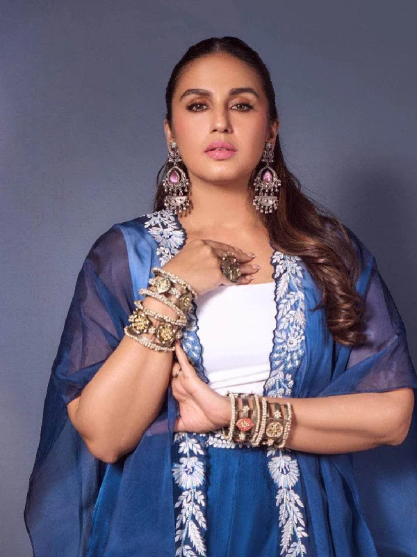 High-End Jewelry, Now More Affordable Than Ever Huma Qureshi In Baby Pink Oxidized Silver Kada