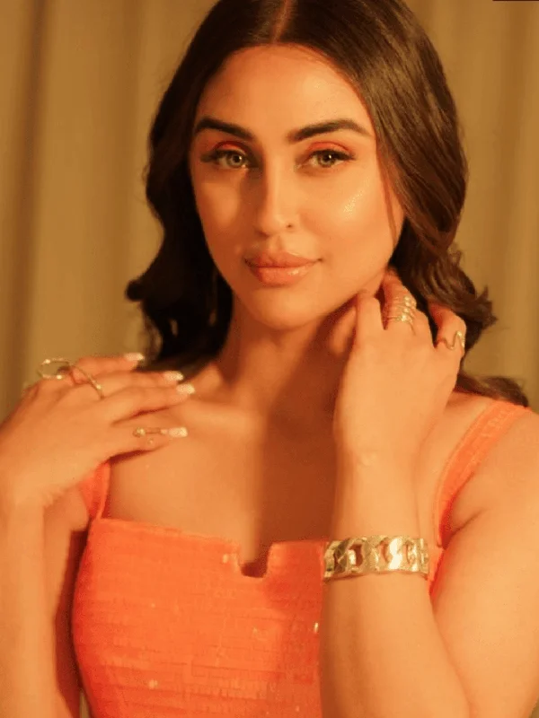 High-Quality Jewelry At A Fraction Of The Cost Krystle Dsouza In Linked Chain Bracelet Gold