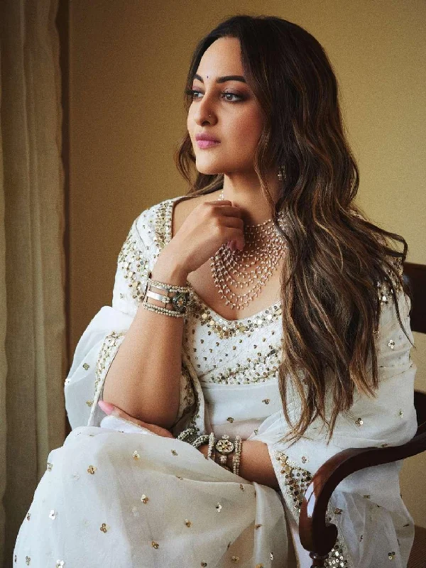 Romantic Heart-Shaped Jewelry For Special Gifts Sonakshi Sinha In Kundan And Pearl Studded Oxidized Bracelet