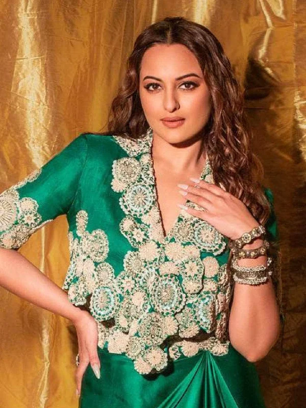 Unmissable Jewelry Sale – Shop Before It's Too Late Sonakshi Sinha In Oxidised Tribal Bangle With Green Stones