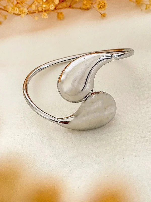 Must-Have Jewelry At Unbelievable Discounts Stainless Steel Teardrop Adjustable Handcuff