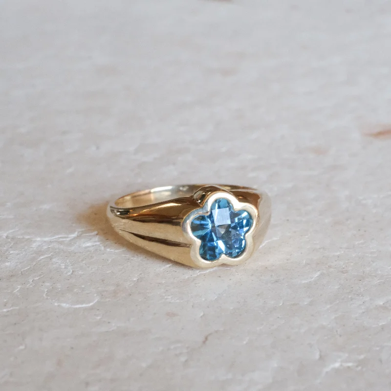 Affordable Glamour – Must-Have Jewelry At Special Rates Bezel Flower Signet Ring | OOAK